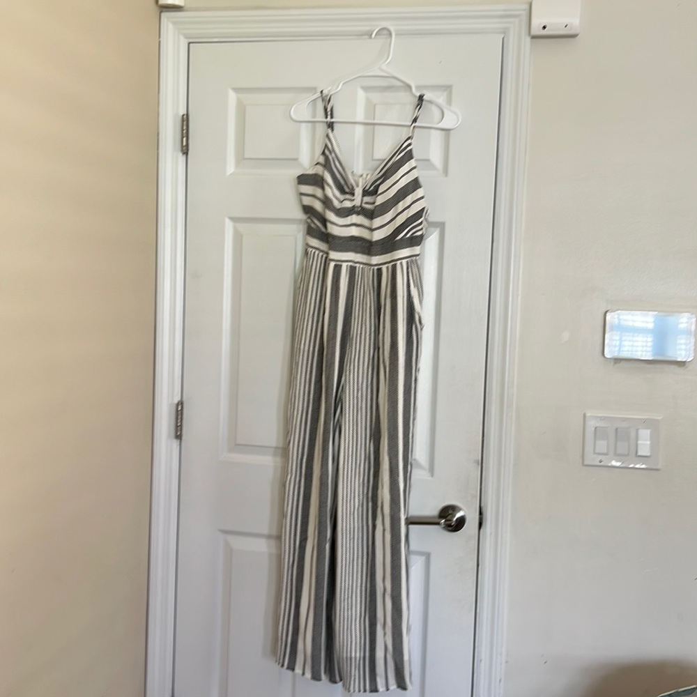 Sz. S Skies are Blue black and ivory jumpsuit